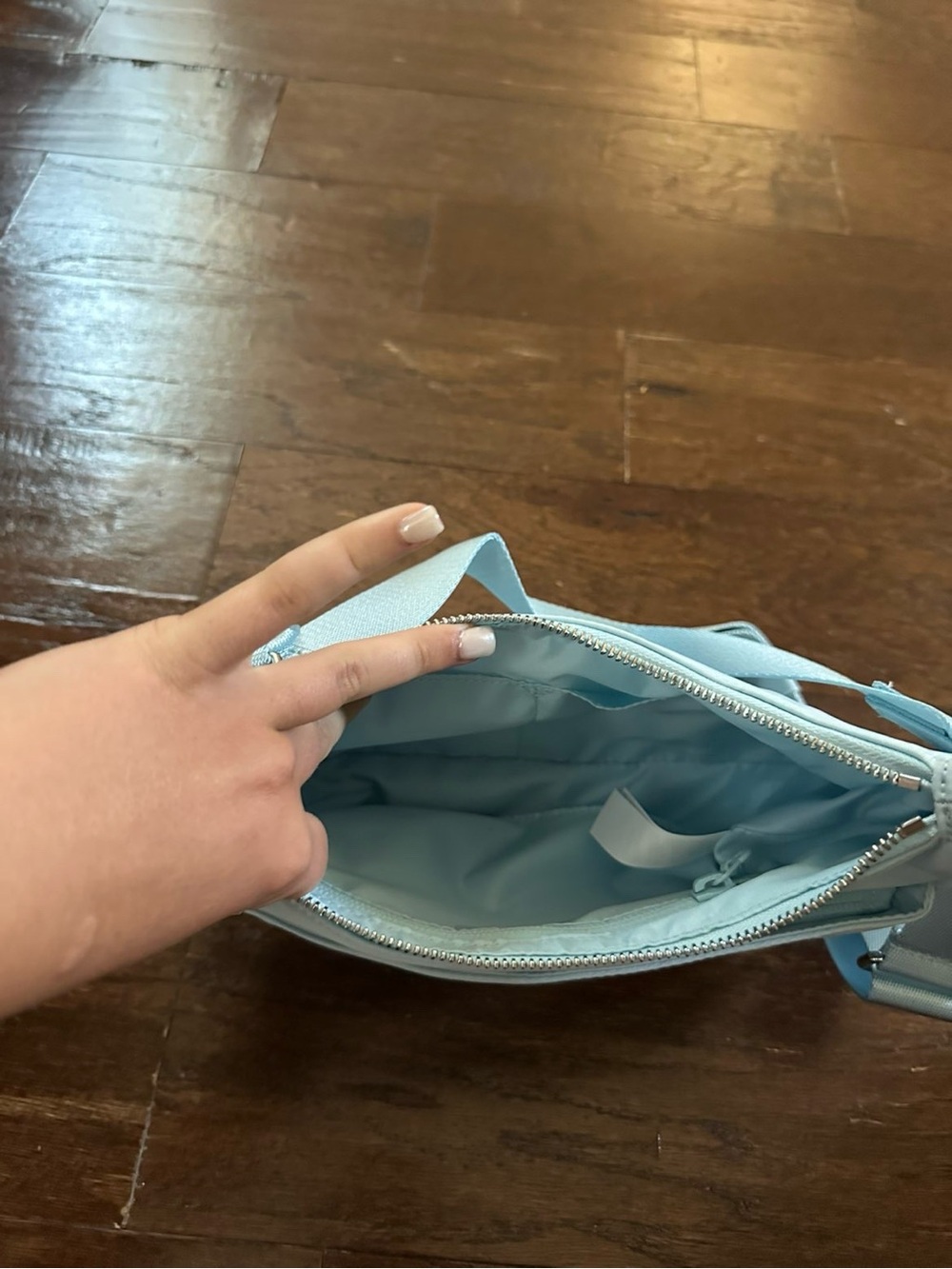 Lululemon On My Level Small Tote
Bag 5L Foam Cloud/Silver-NWT - Picture 10 of 10